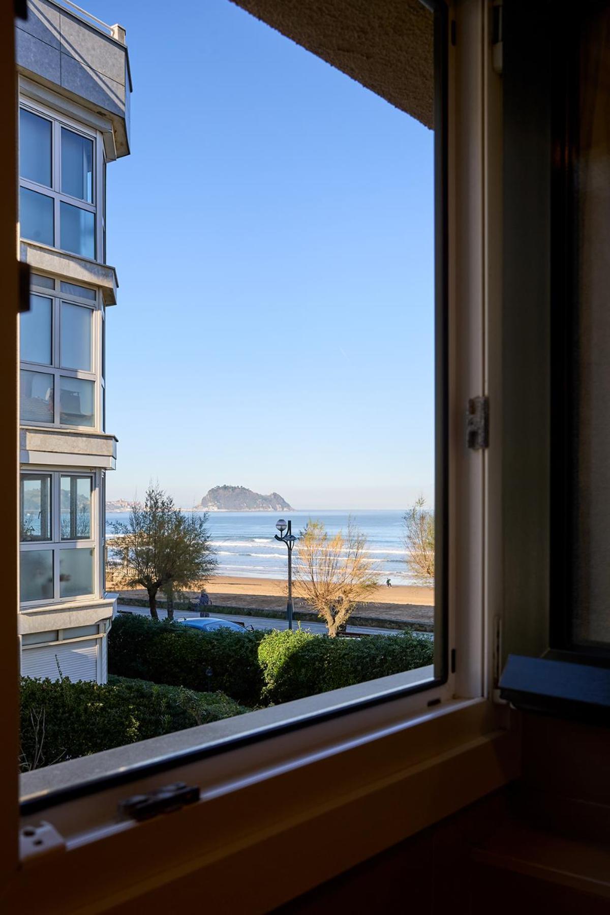 Pension Zarauz Playa Екстериор снимка